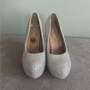 Life Stride Silver Glitter Heels